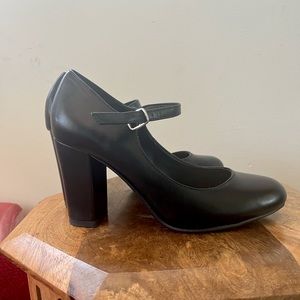 J Adam’s Black Mary Jane Heel Pumps